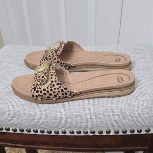 DR. SCHOLL'S Leopard Print Slide Sandals Sz 7.5. Like New